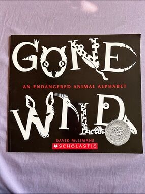 Scholastic Gone Wild - Black & White Reptile Alphabet Book